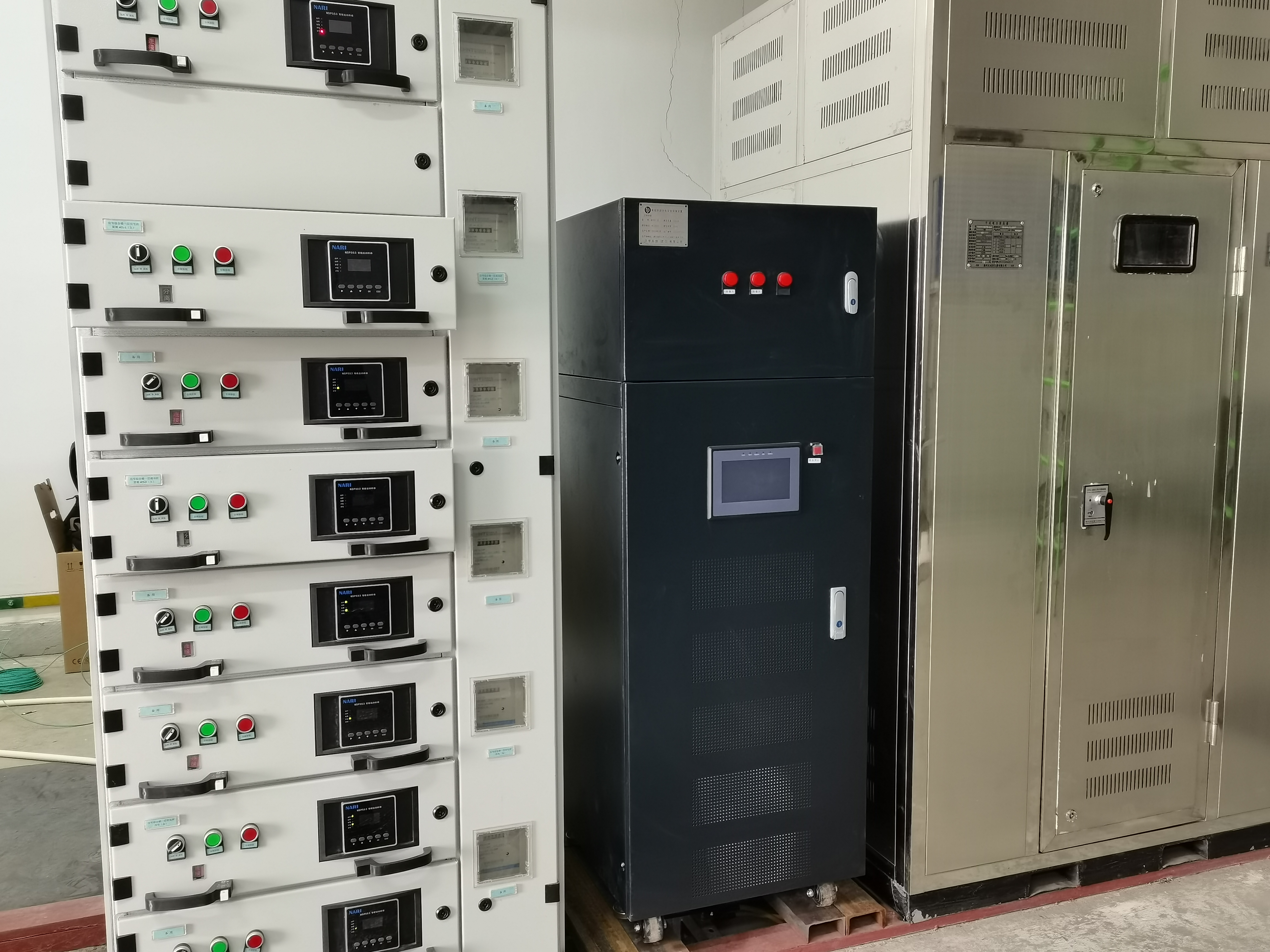 鐵路高精度寬幅穩(wěn)壓電源系統(tǒng)